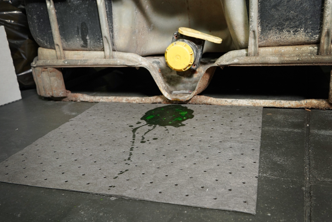 universal absorbents pads